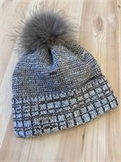 Шапка с натуральным помпоном 